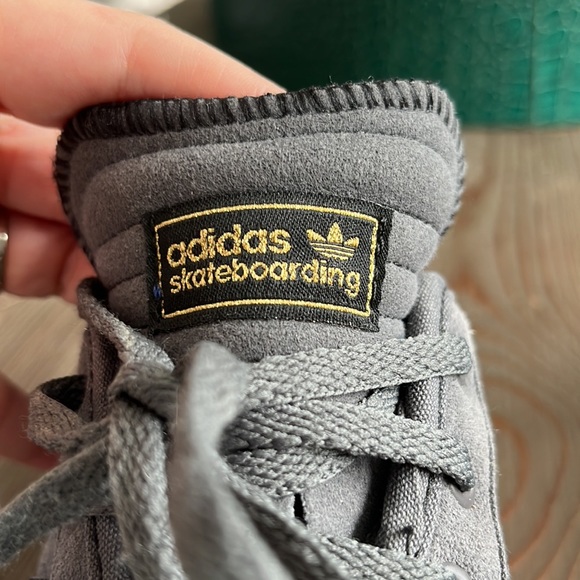 Adidas skateboard sneaker - Picture 2 of 2